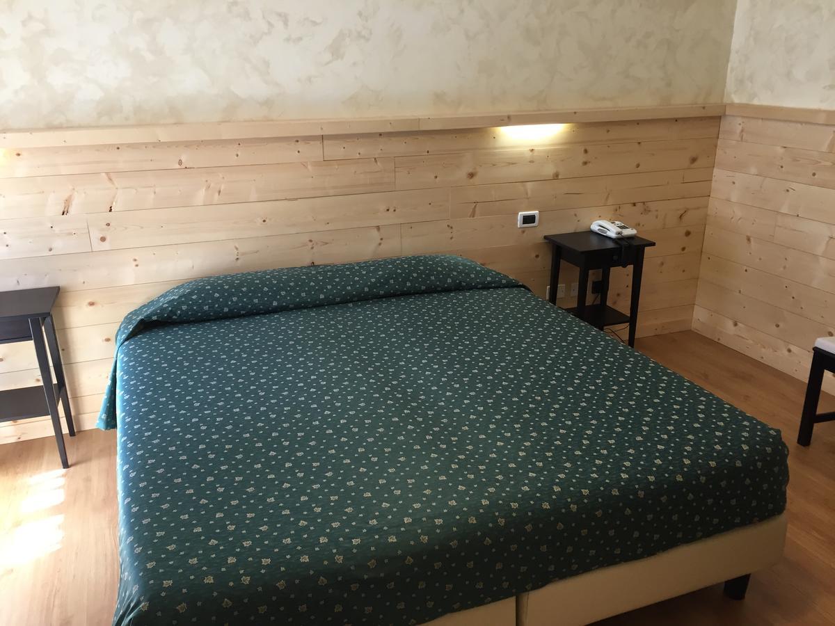 Al Garibaldino Hotel Posina Eksteriør billede